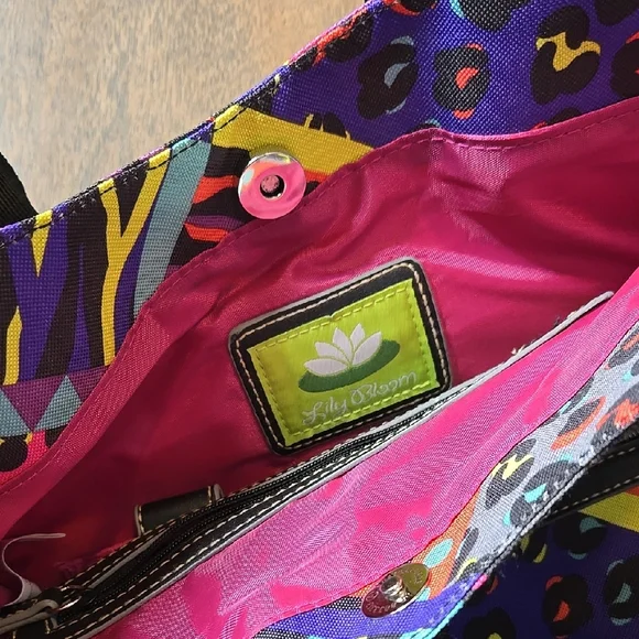 Lily Bloom Shoulder Bag - Picture 10 of 10